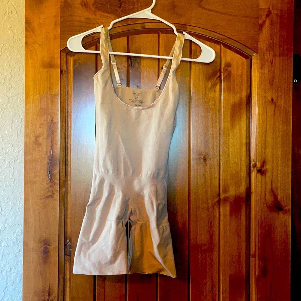 Assets by spanx shapewear